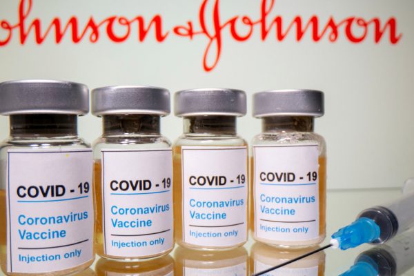 Johnson & Johnson просит США одобрить однократную дозу вакцины от COVID
