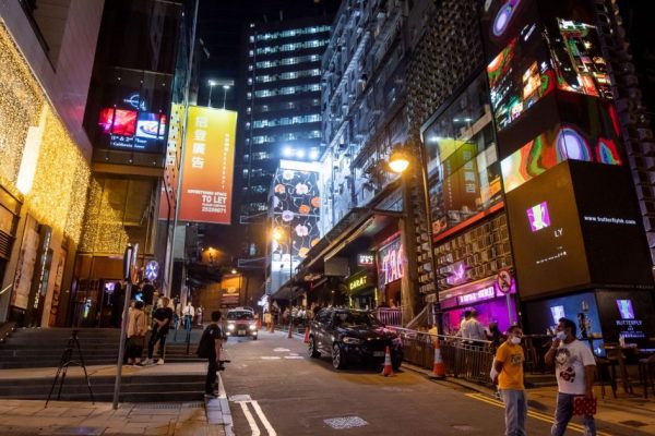 Экономика Гонконга восстанавливается, но восстановление кажется неравномерным