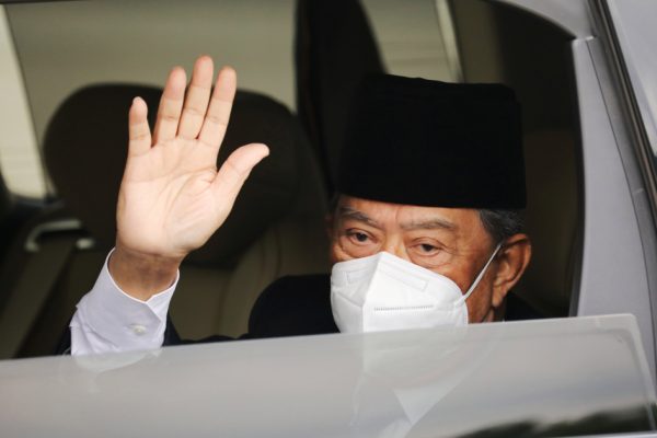 Мухиддин из Малайзии уходит в отставку после 17 трудных месяцев пребывания у власти