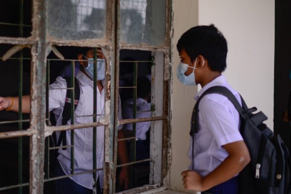 В Бангладеш вновь открываются школы после 18-месячного отключения от COVID