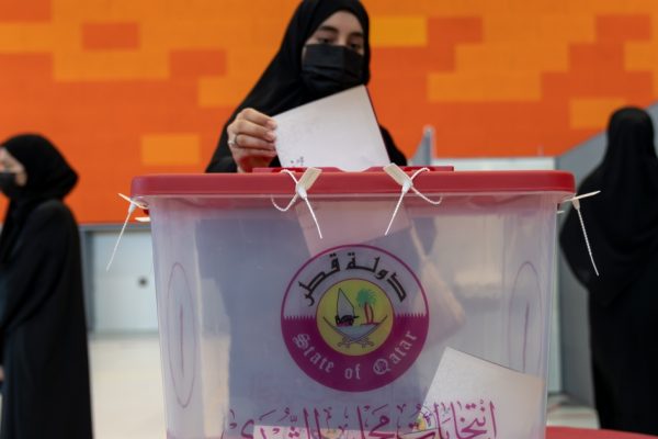 В Катаре завершены опросы в законодательные органы, кандидаты-женщины не избраны