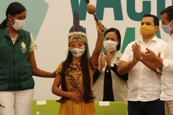 В сильно пострадавшем штате Амазонас в Бразилии начинаются вакцинации от COVID