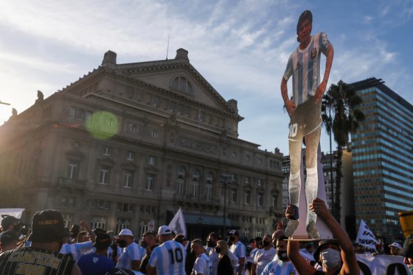 «Справедливость для Диего»: аргентинцы требуют ответов в смерти Марадоны