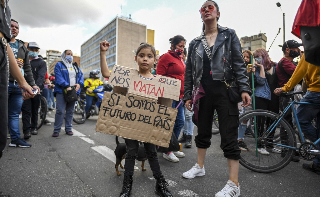 Колумбийский Дуке пытается успокоить протесты на фоне разгорающихся недовольств
