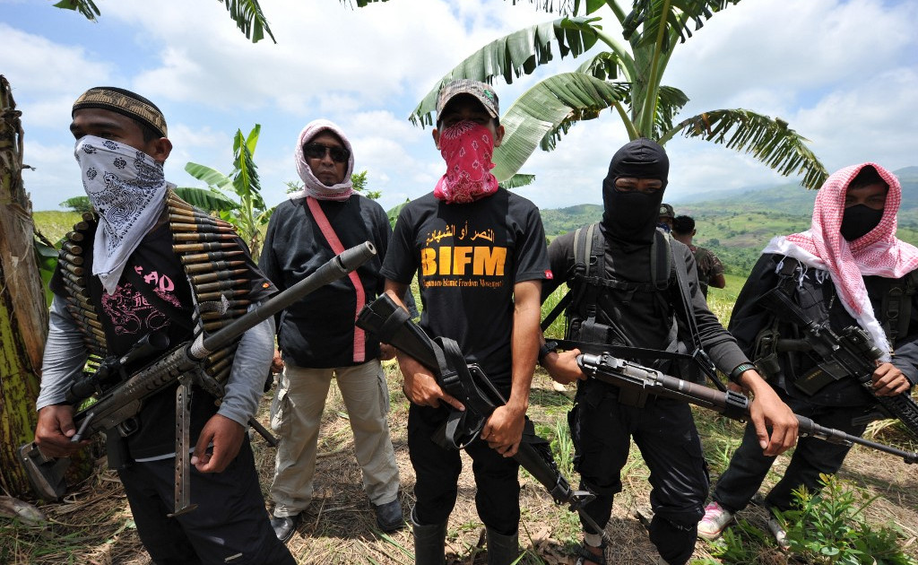 Бойцы отколовшейся мусульманской группировки штурмуют город на юге Филиппин