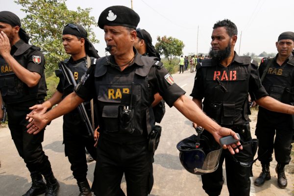 Бангладешская банда торговцев заманивала девушек с помощью TikTok: Police