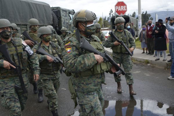 Число погибших в результате двух тюремных беспорядков в Эквадоре выросло до 22