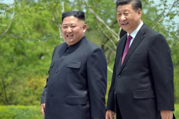 Китай и Северная Корея обещают сотрудничать "перед лицом враждебности со стороны иностранцев"