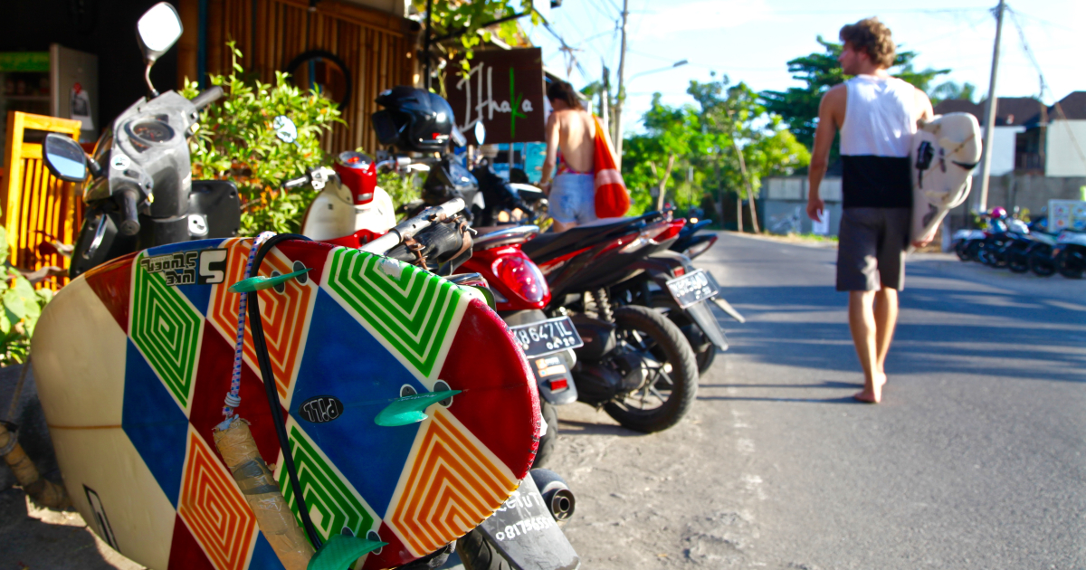 Могут ли непривитые посетители Бали создать новую точку доступа COVID?