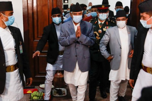 Новый премьер-министр Непала Шер Бахадур Деуба получил вотум доверия