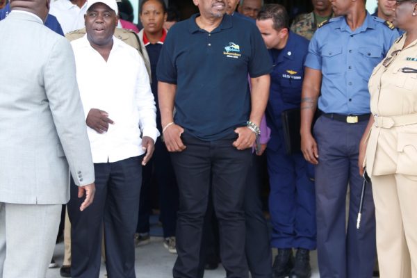 Премьер-министр Багамских островов признал поражение в опросах, омраченных COVID-19